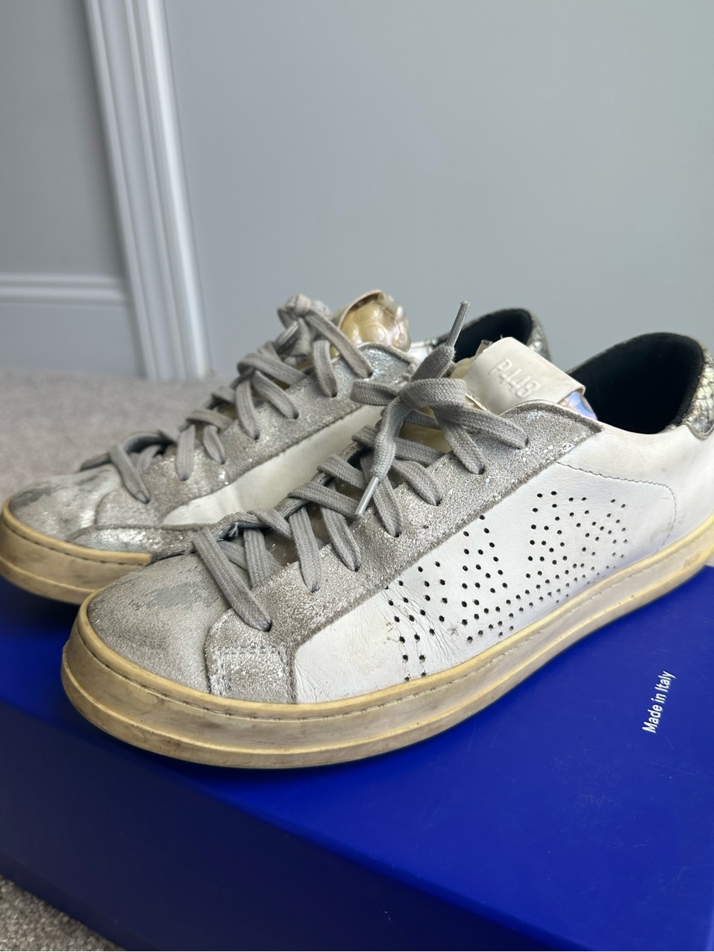 P448 tennis shoes. Size 40